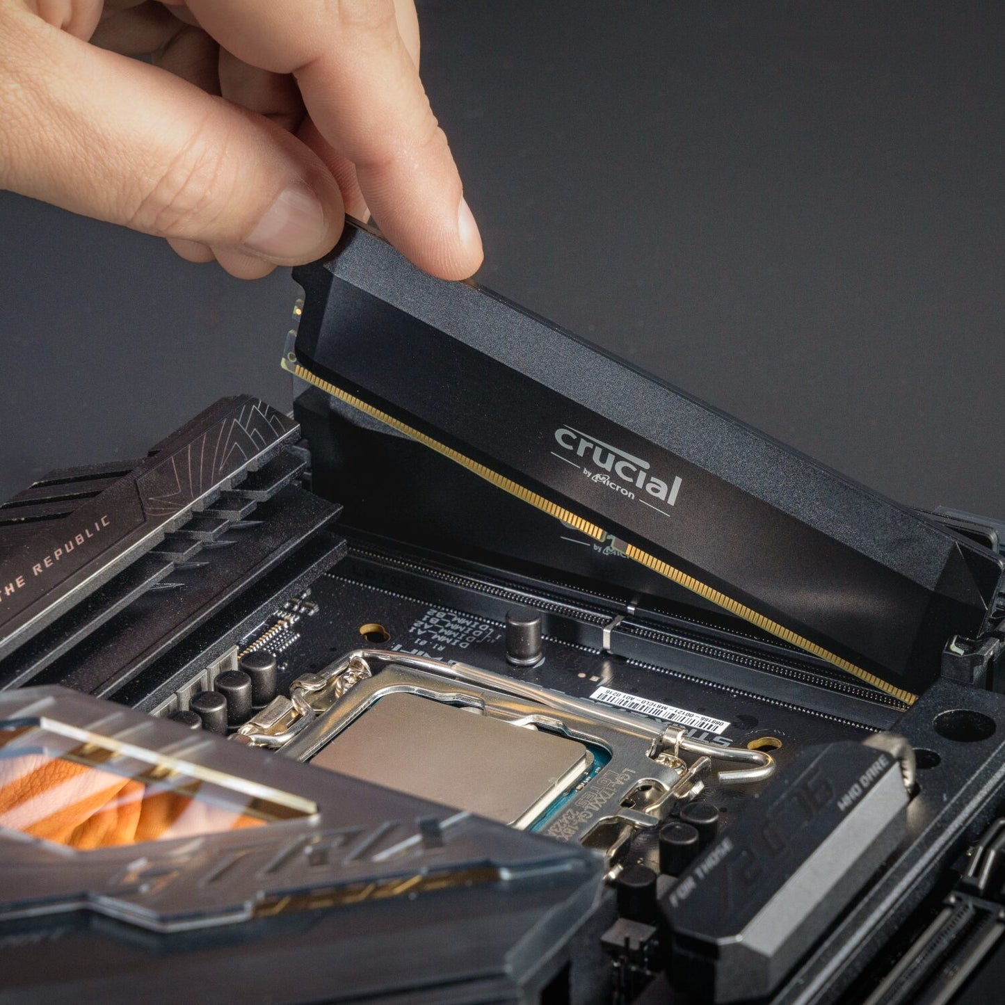 Crucial Pro 64GB DDR5-6400 Overclocking Memory Kit - Black