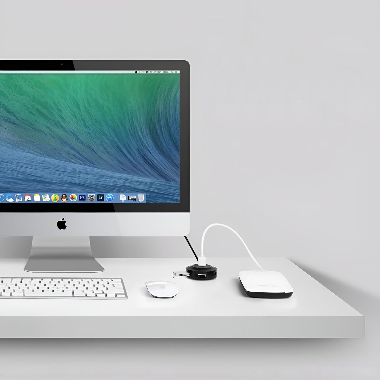 UGREEN 4-IN 1 USB 2.0 Hub - Black